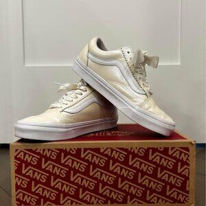VANS Old Skool - Pearl Suede w/ Ribbon Laces